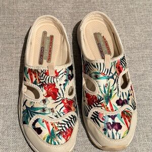 Skechers Multicolor Floral Slip-Ons